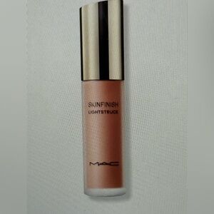 MAC Cosmetics Skinfinish Lightstruck Highlighter - Space Slippers soft pink